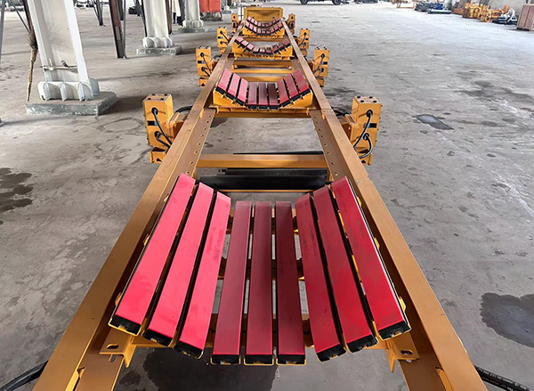 帶式輸送機(jī)用自移式機(jī)尾